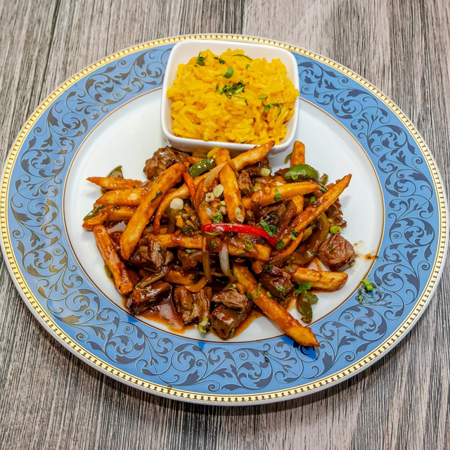Lomo Saltado.